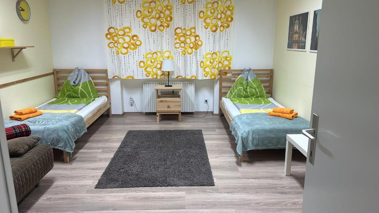 Budget Studio Near Prater Вена Экстерьер фото