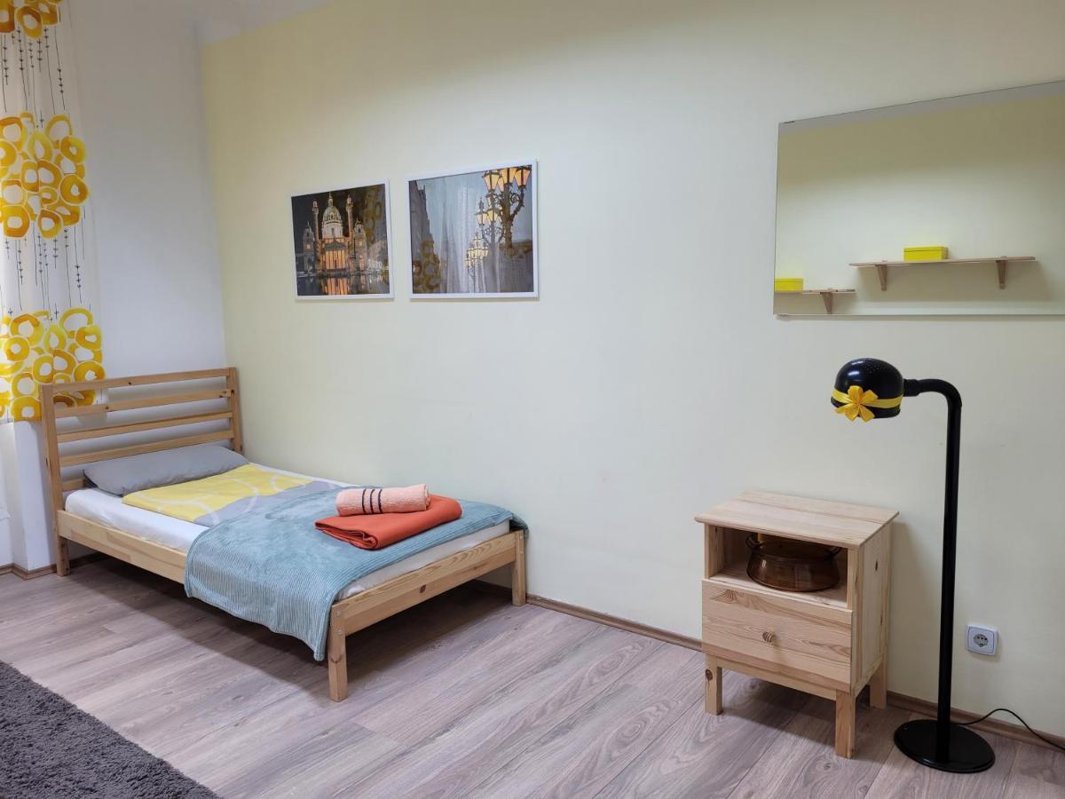 Budget Studio Near Prater Вена Экстерьер фото