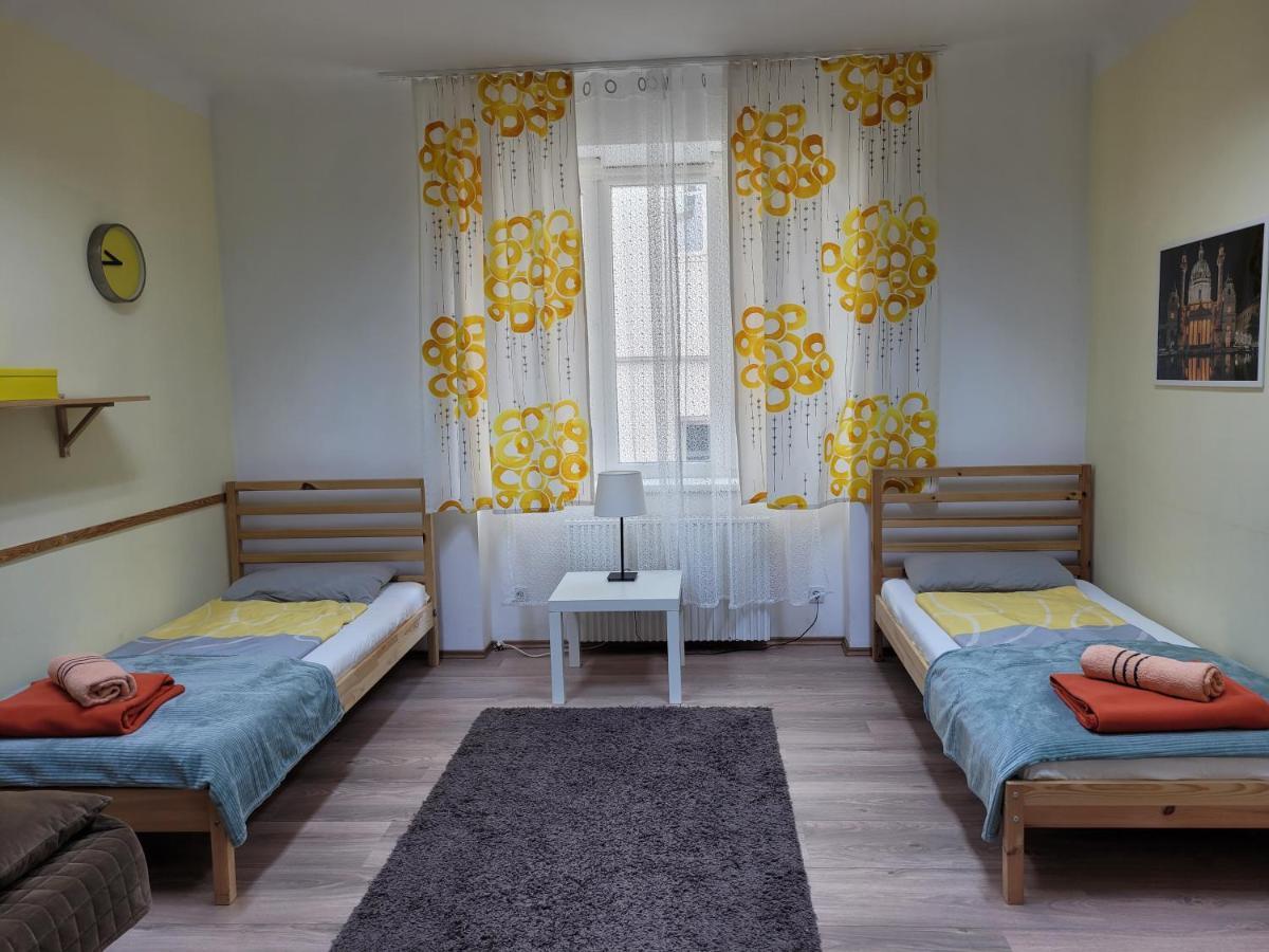 Budget Studio Near Prater Вена Экстерьер фото