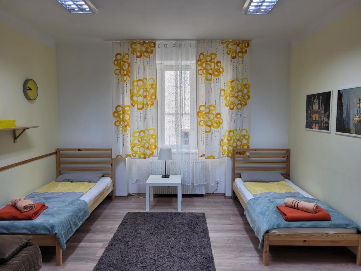 Budget Studio Near Prater Вена Экстерьер фото